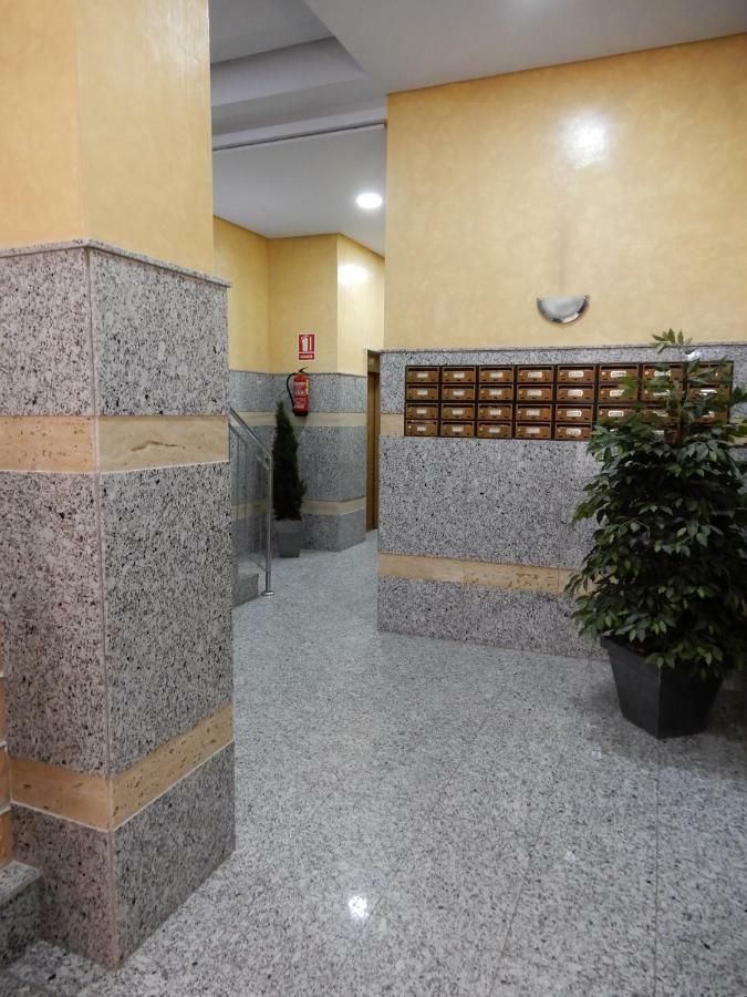Edificio 1º línea de playa, en paseo marítimo de Torrevieja, Alicante, Costa Blanca Exterior foto